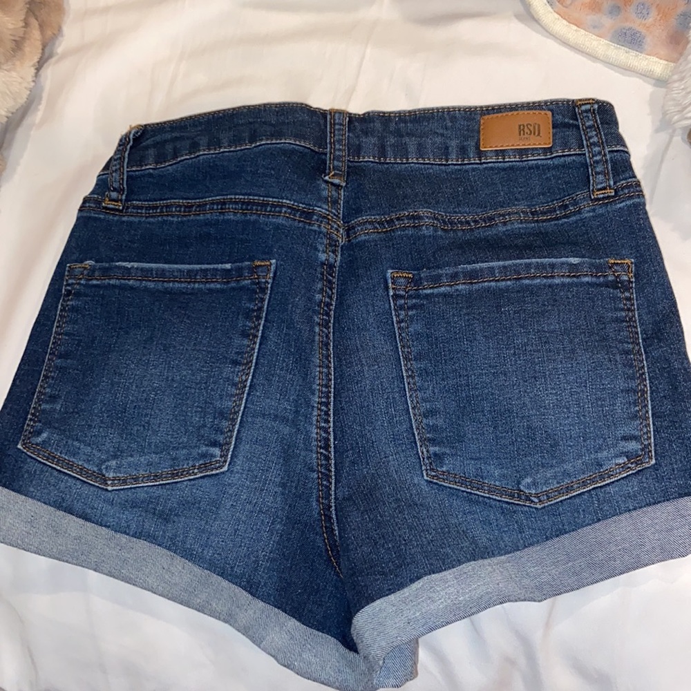 Shorts - Picture 2 of 3